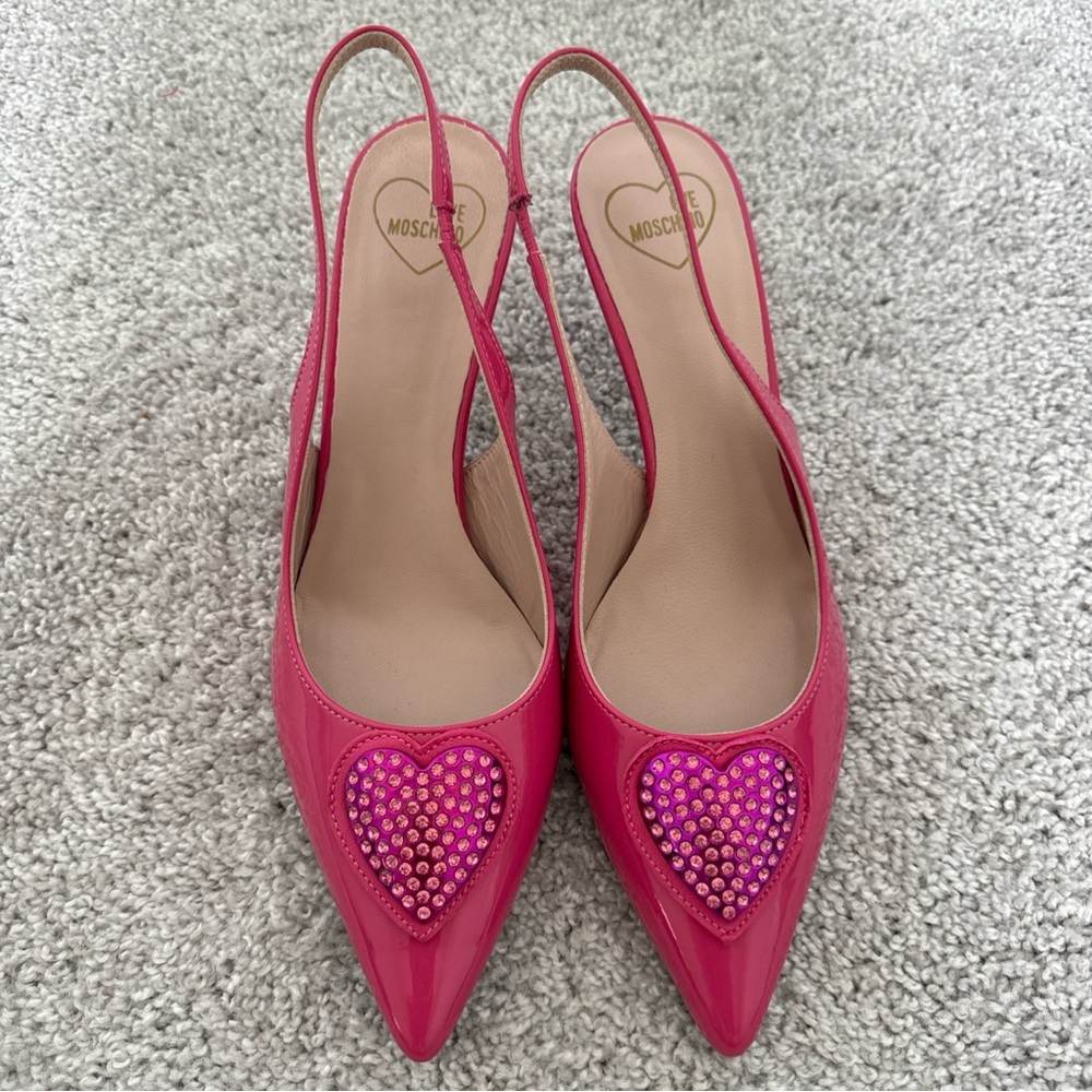 NWB Love Moschino Scarpad Spillo 70 Vern Fushsia Patent Leather Sling Back Pump